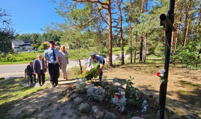 Uroczystości z okazji 106. rocznicy Bitwy Warszawskiej przy Grobie Nieznanego Żołnierza ul. Nowolipie w Nieporęcie