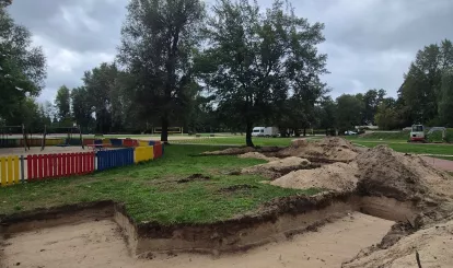 Ruszyła budowa boiska do padla i minigolfa - zdjęcia z września 2026 r.