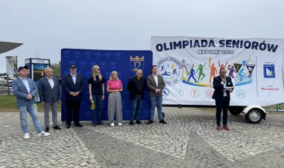 Olimpiada Seniorów Nieporęt 2026 - na zdjęciu włodarze uczestniczących gmin: Legionowa, Serocka, Nasielska, Wieliszewa, Nieporętu, Marek