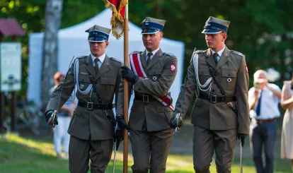 Uroczystości z okazji 106. rocznicy Bitwy Warszawskiej przy pomniku 28. Pułku Strzelców Kaniowskich w Wólce Radzymińskiej – wspólnie oddaliśmy hołd bohaterom - fot. Olo Wąsik