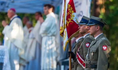 Uroczystości z okazji 106. rocznicy Bitwy Warszawskiej przy pomniku 28. Pułku Strzelców Kaniowskich w Wólce Radzymińskiej – wspólnie oddaliśmy hołd bohaterom - fot. Olo Wąsik