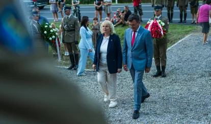 Uroczystości z okazji 106. rocznicy Bitwy Warszawskiej przy pomniku 28. Pułku Strzelców Kaniowskich w Wólce Radzymińskiej – wspólnie oddaliśmy hołd bohaterom - fot. Olo Wąsik